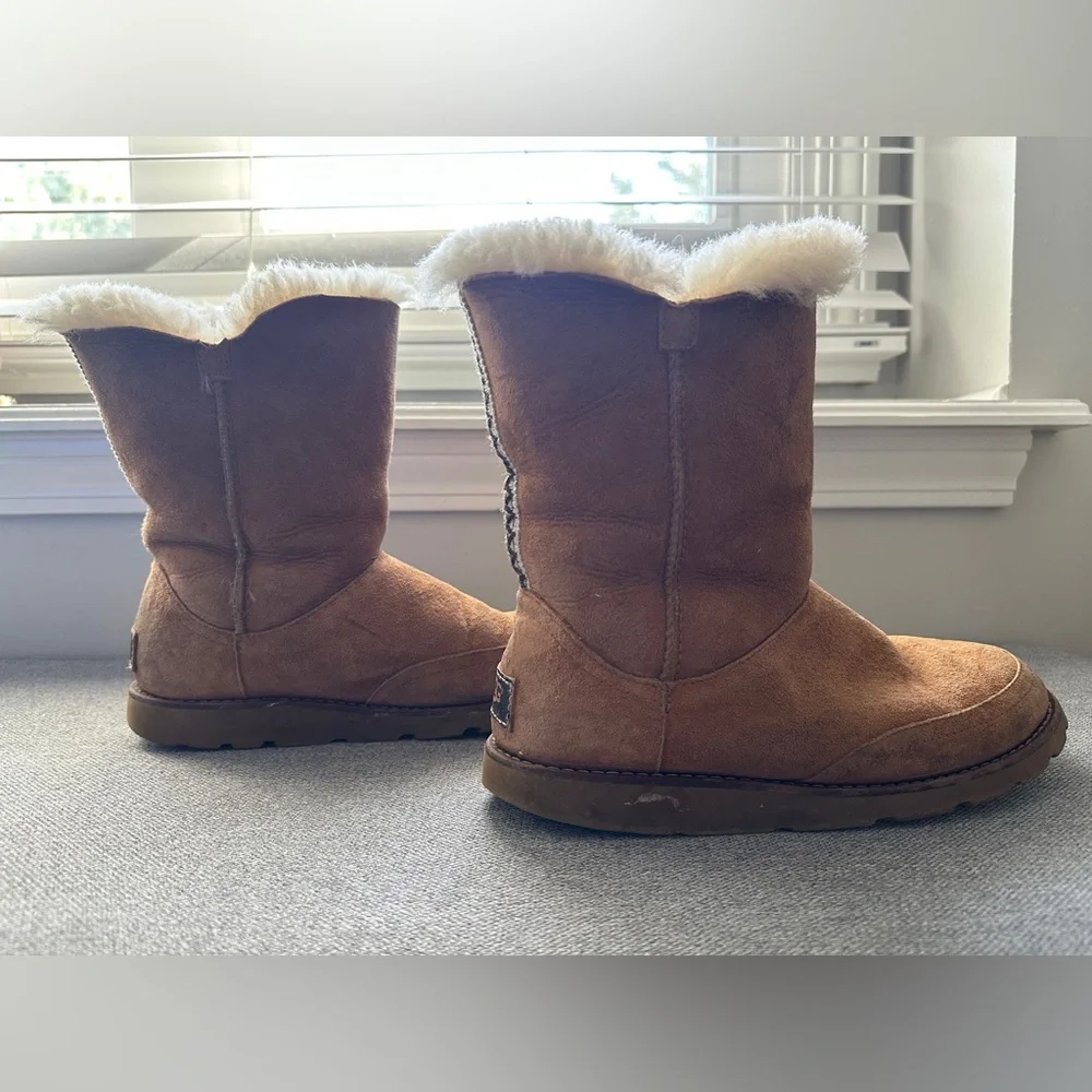 Ugg Women’s Shanleigh Shearling Lined Braided Back Boots in Chestnut